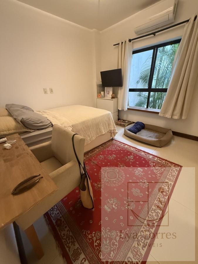 Apartamento de 4 quartos no Leblon