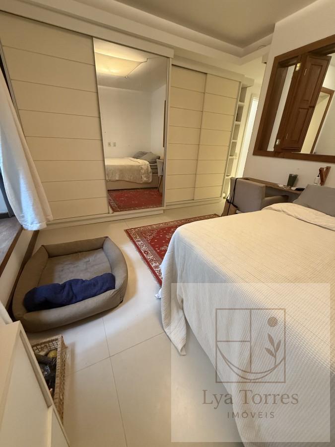 Apartamento de 4 quartos no Leblon