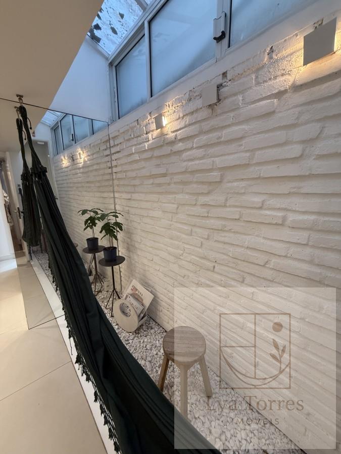 Apartamento de 4 quartos no Leblon