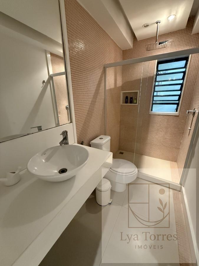 Apartamento de 4 quartos no Leblon