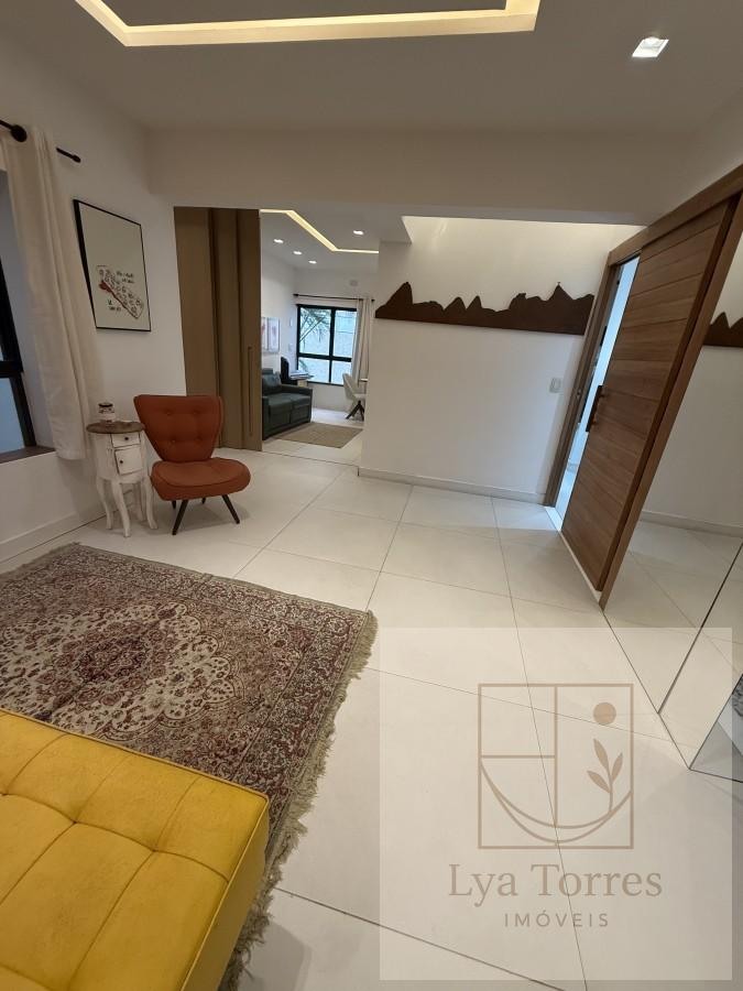 Apartamento de 4 quartos no Leblon