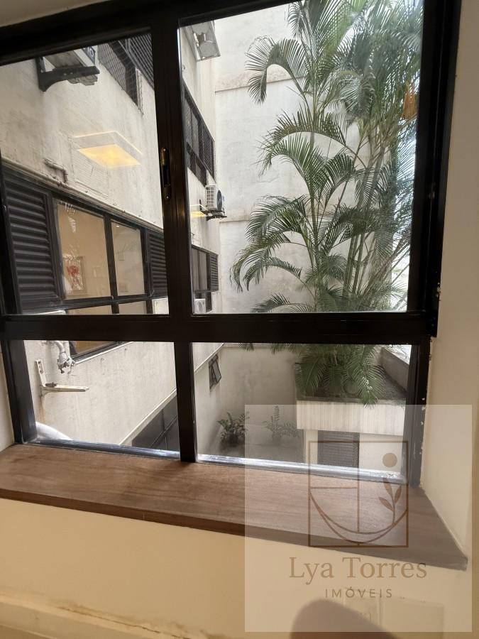 Apartamento de 4 quartos no Leblon
