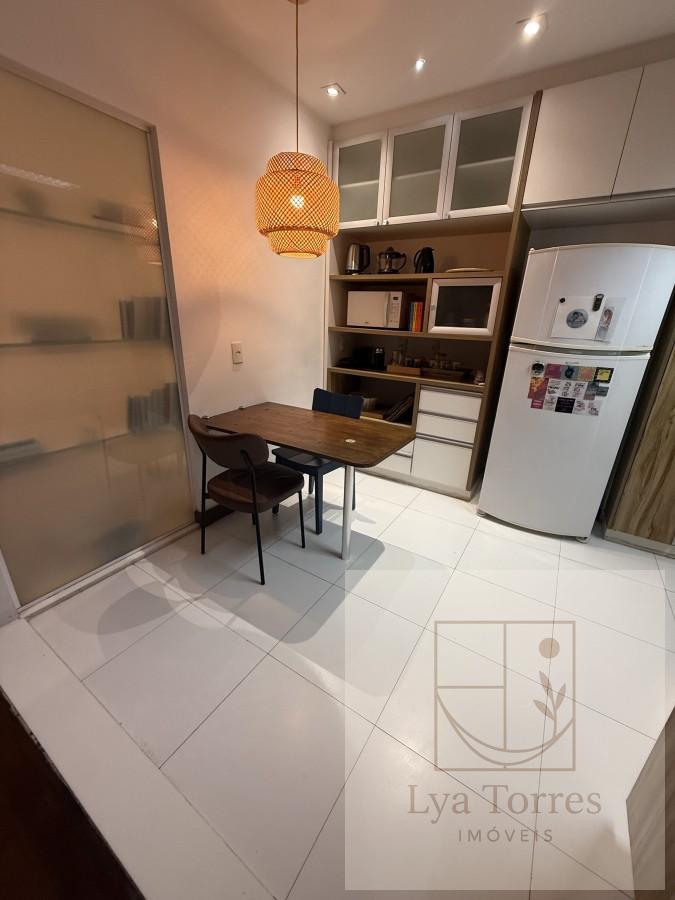 Apartamento de 4 quartos no Leblon