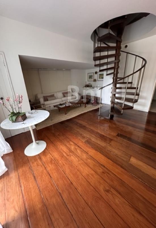 Casa em Condomínio de 7 quartos no Cosme Velho