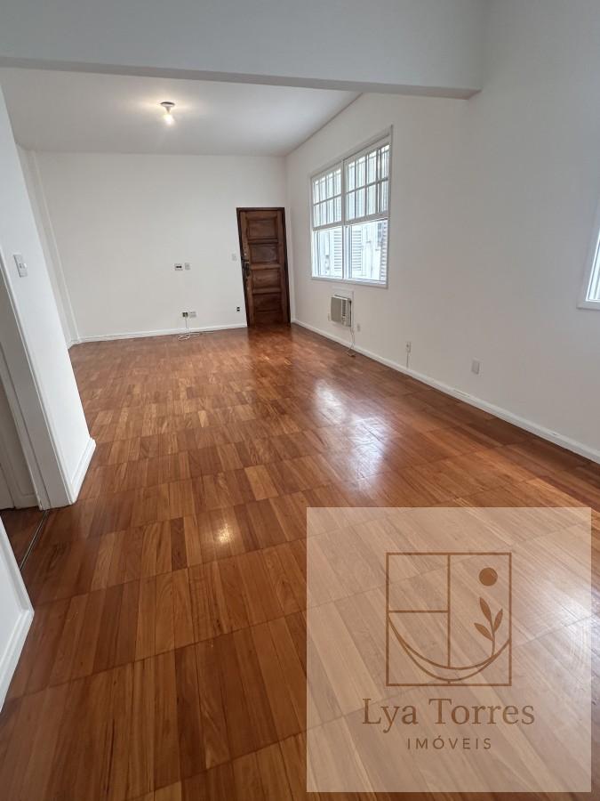 Apartamento de 4 quartos no Leblon