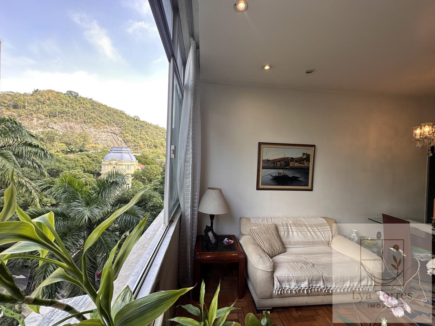 Apartamento de 3 quartos no Flamengo