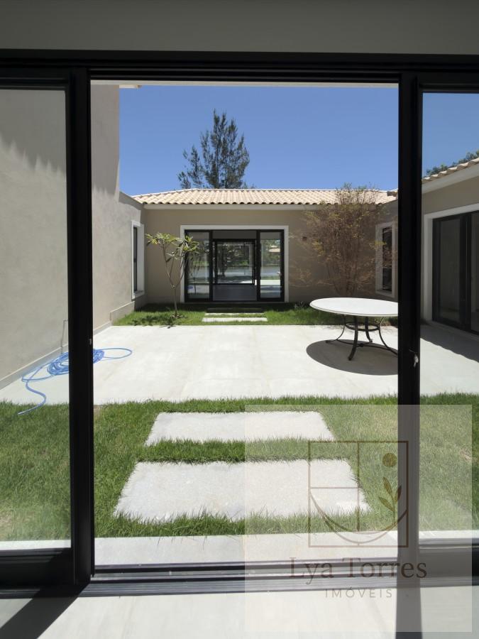 Casa em Condomínio de 4 quartos no Praia Rasa