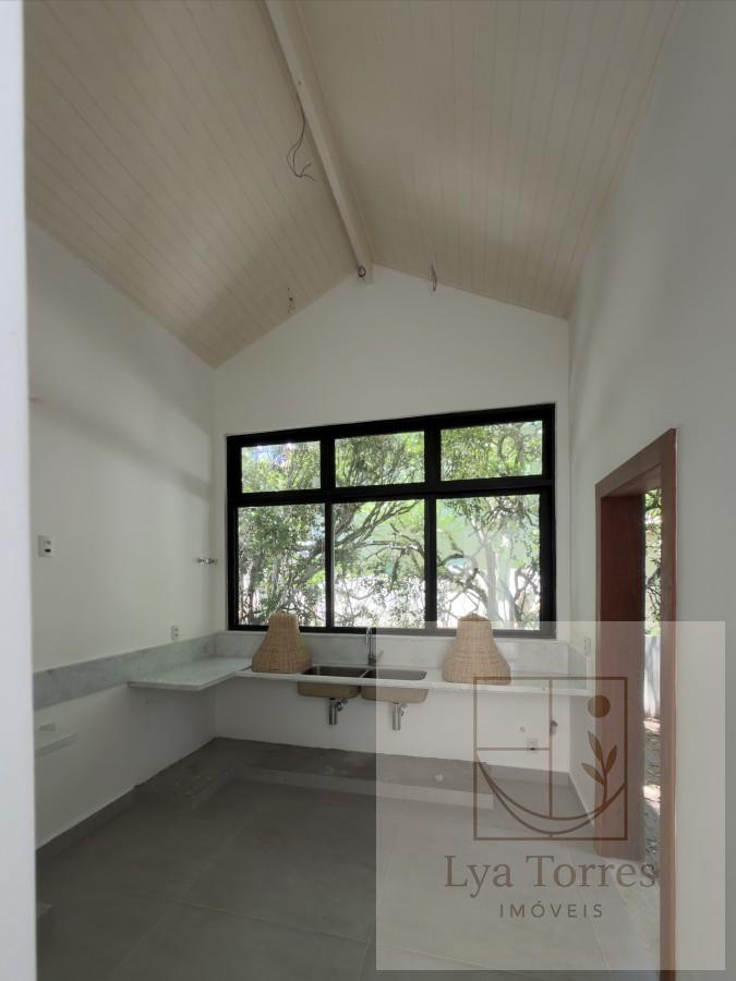 Casa em Condomínio de 4 quartos no Praia Rasa