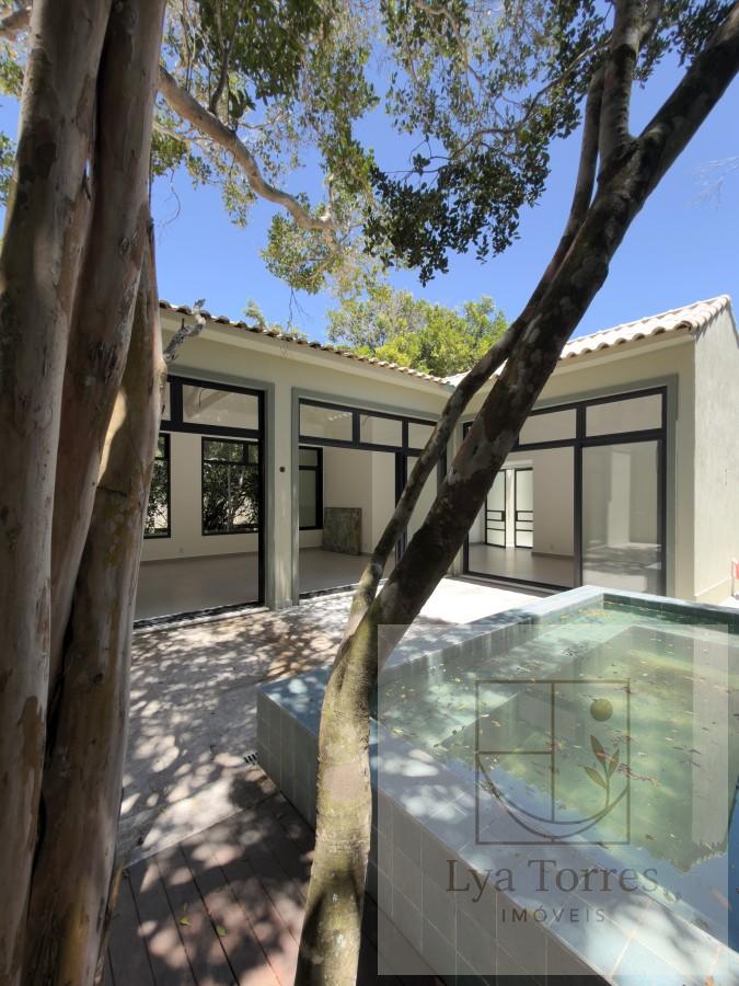 Casa em Condomínio de 4 quartos no Praia Rasa