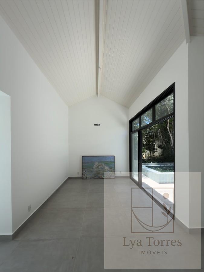 Casa em Condomínio de 4 quartos no Praia Rasa