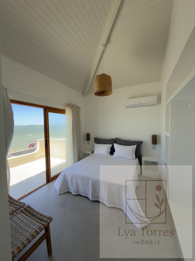 Casa em Condomínio de 4 quartos no Praia Rasa