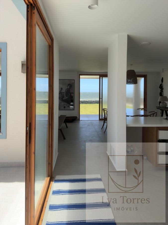 Casa em Condomínio de 4 quartos no Praia Rasa