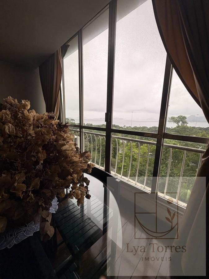 Apartamento de 4 quartos no Flamengo