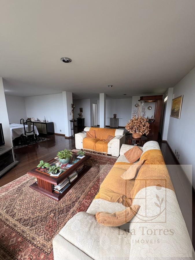 Apartamento de 4 quartos no Flamengo