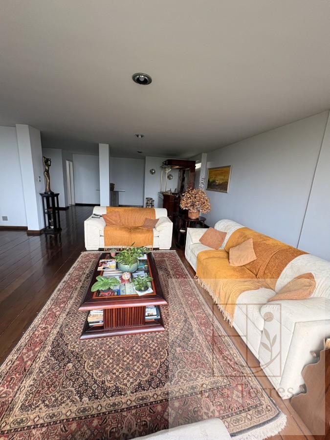 Apartamento de 4 quartos no Flamengo