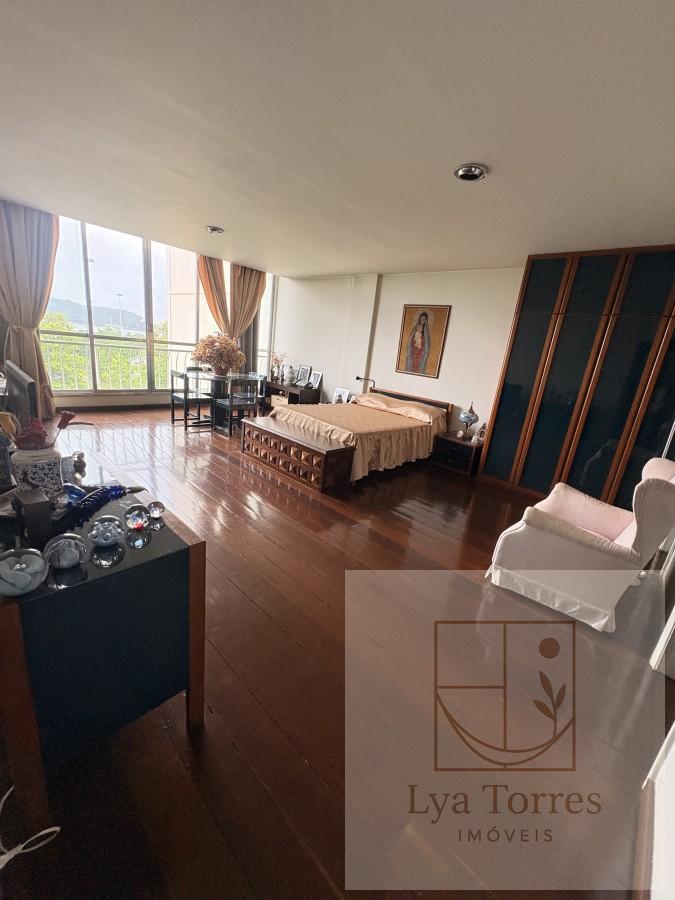 Apartamento de 4 quartos no Flamengo