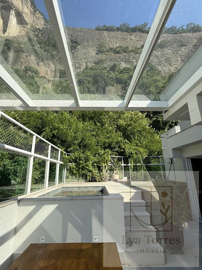 Cobertura de 3 quartos no Lagoa