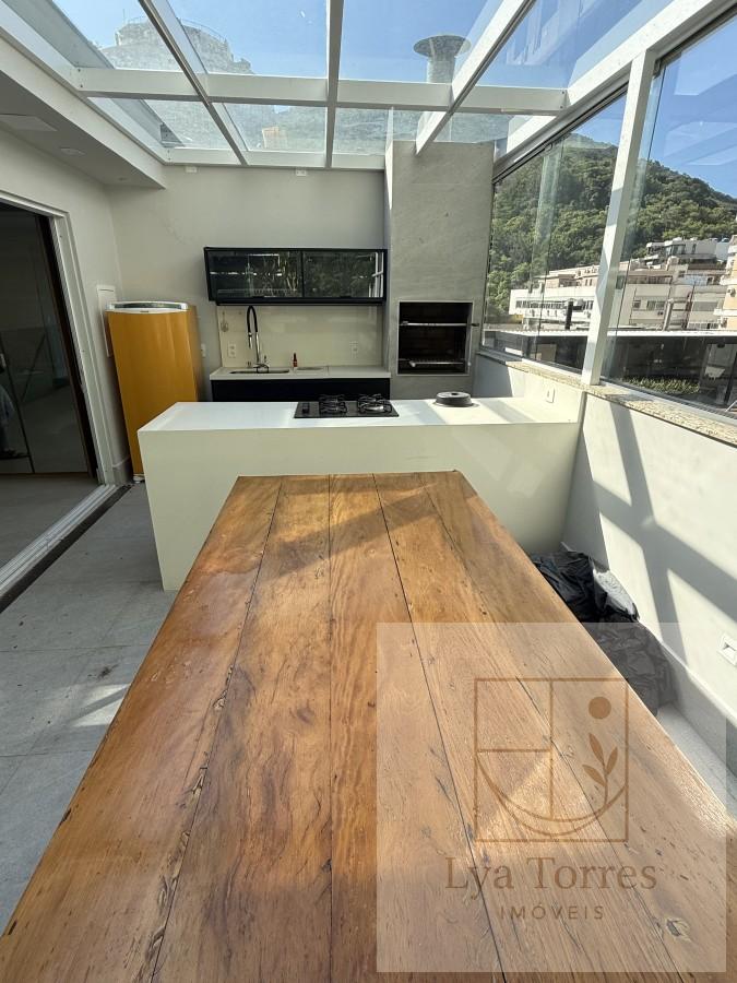Cobertura de 3 quartos no Lagoa