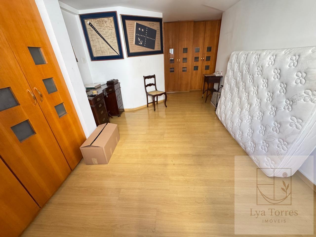 Apartamento de 3 quartos no Leblon