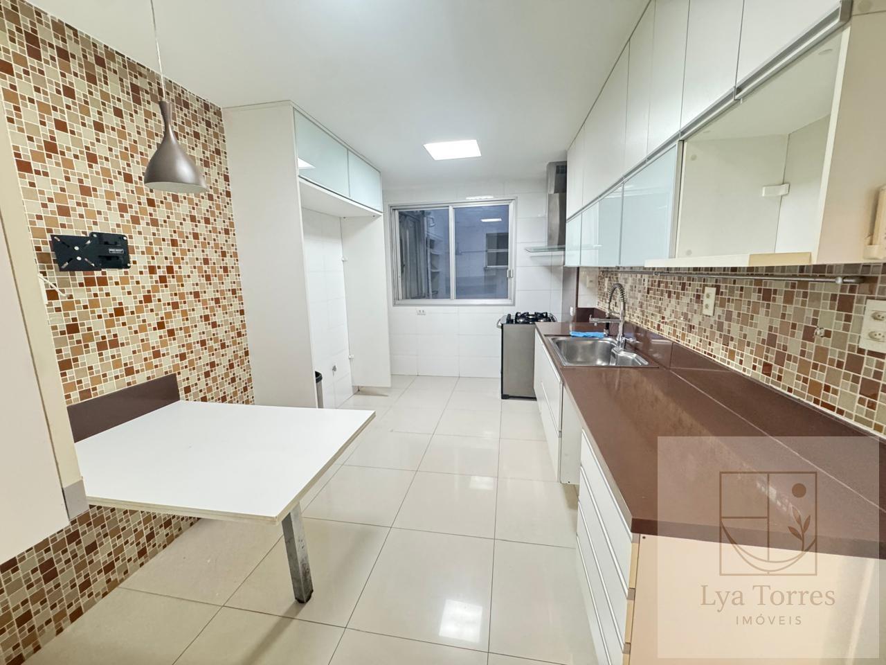 Apartamento de 3 quartos no Leblon