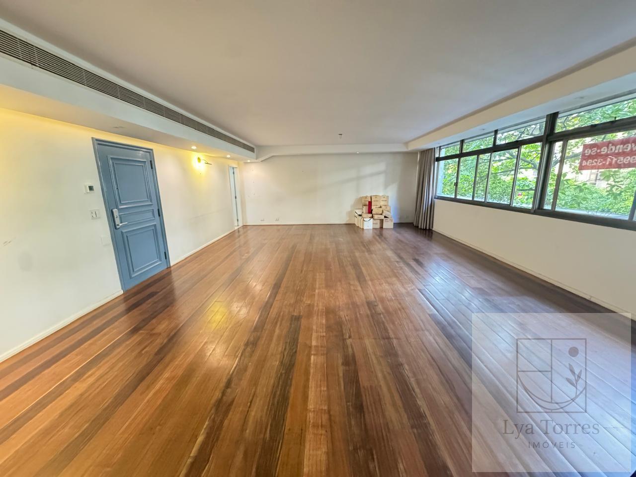 Apartamento de 3 quartos no Leblon
