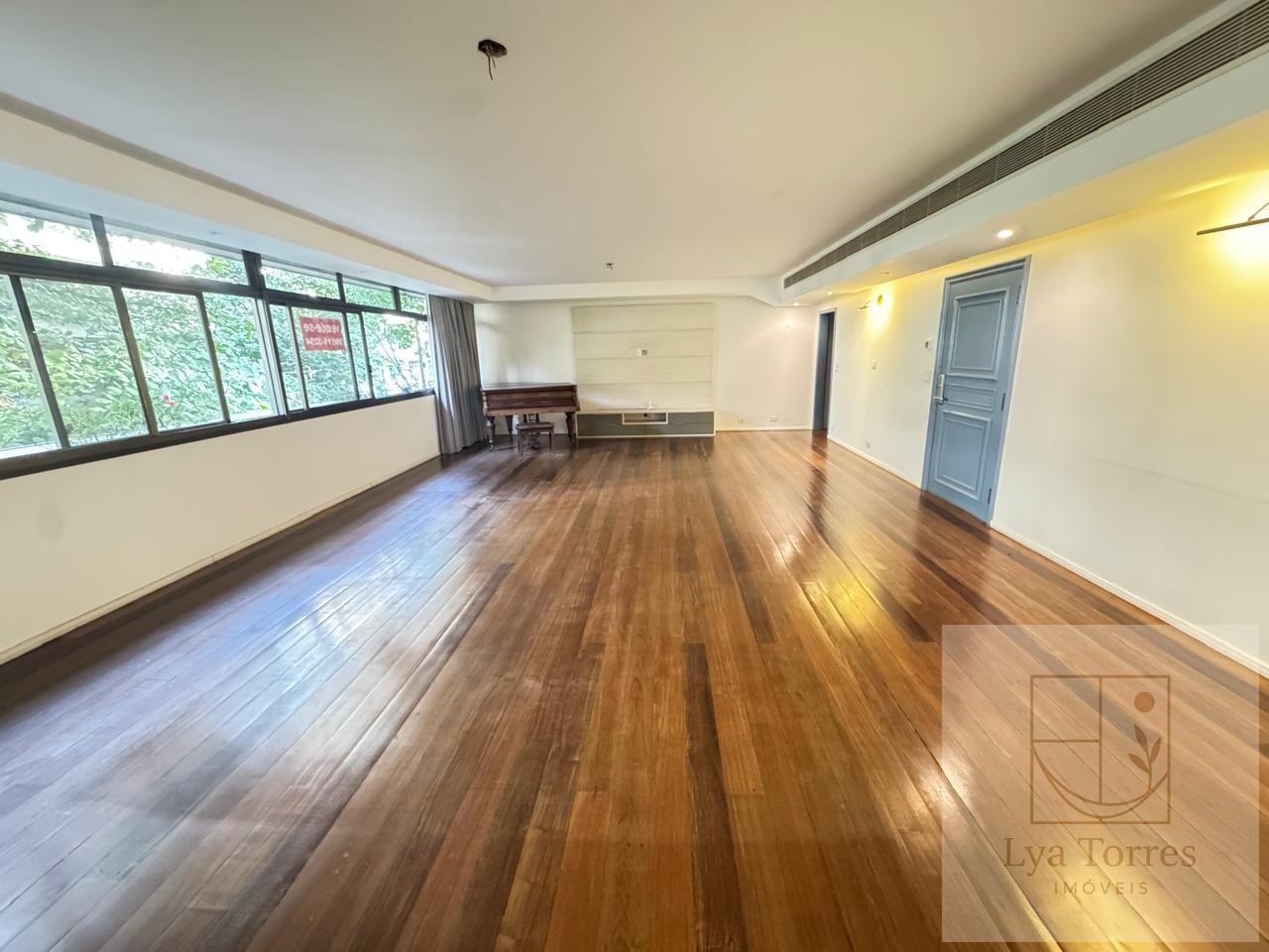 Apartamento de 3 quartos no Leblon