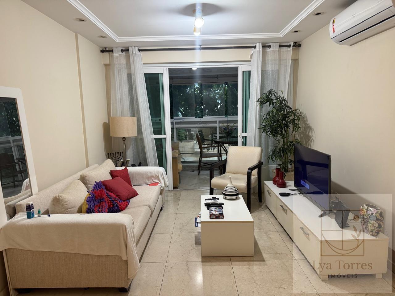 Apartamento de 3 quartos no Leblon