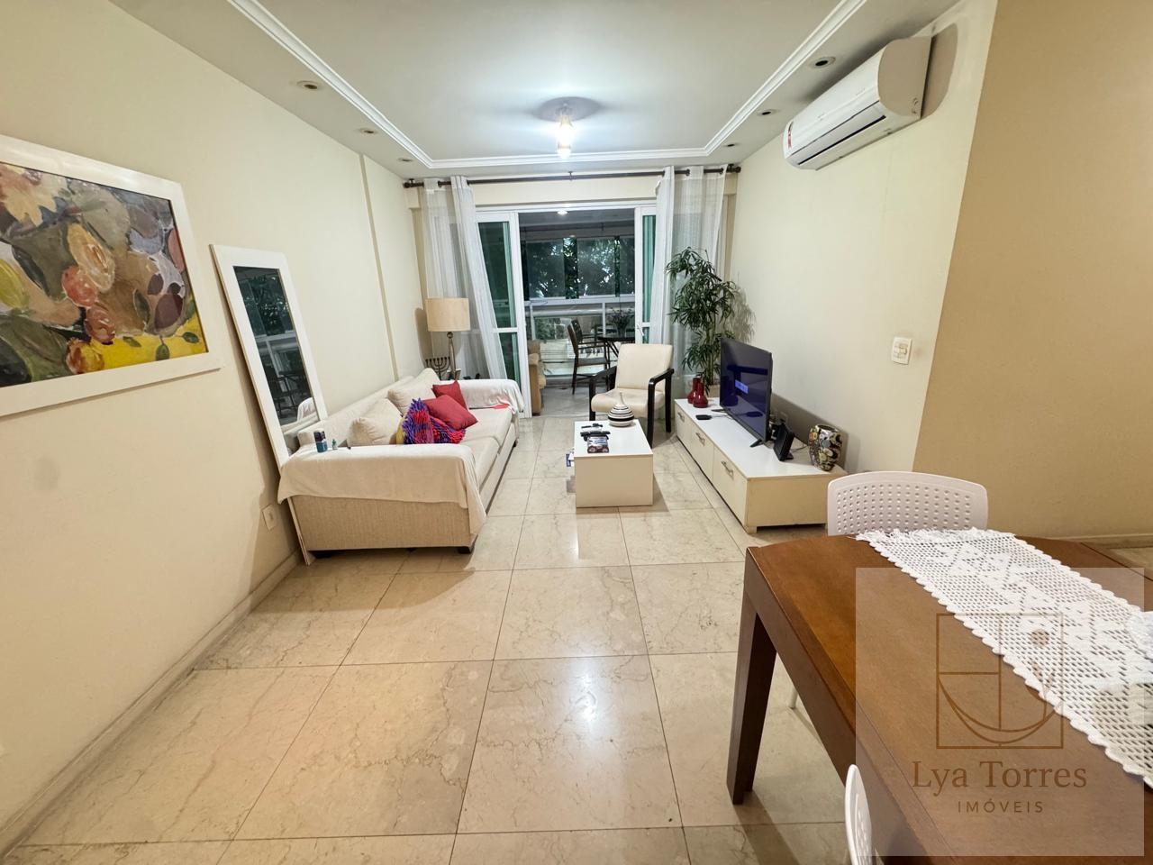 Apartamento de 3 quartos no Leblon