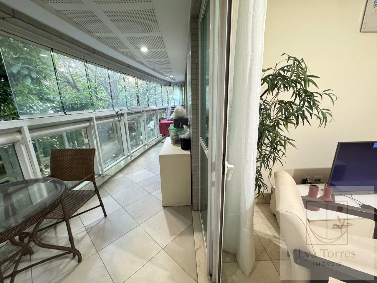 Apartamento de 3 quartos no Leblon