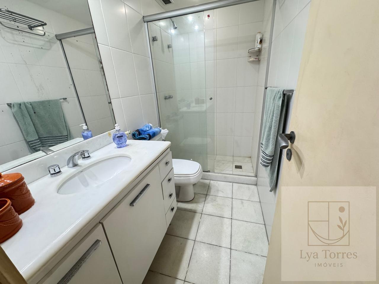 Apartamento de 3 quartos no Leblon