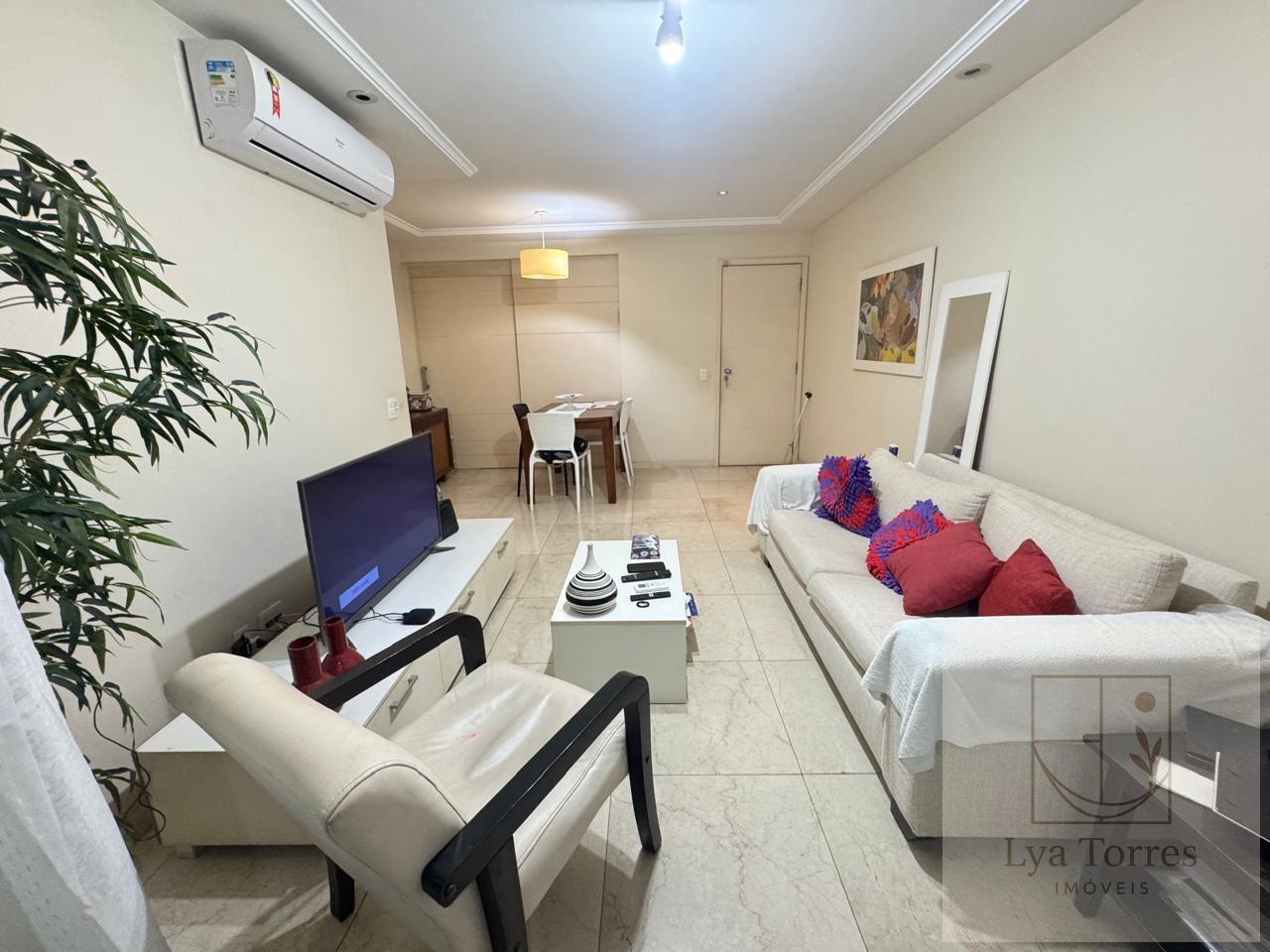 Apartamento de 3 quartos no Leblon