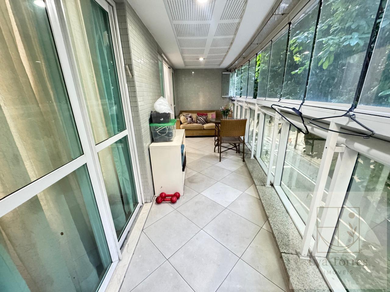 Apartamento de 3 quartos no Leblon