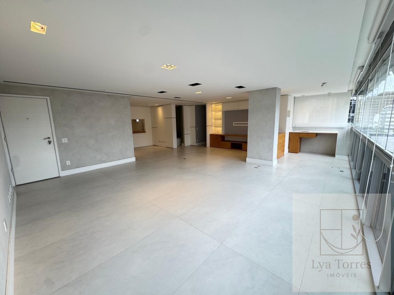 Apartamento de 3 quartos no Leblon