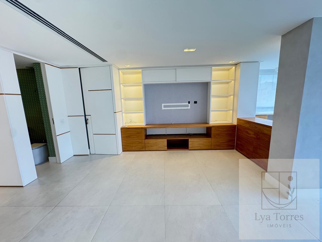 Apartamento de 3 quartos no Leblon