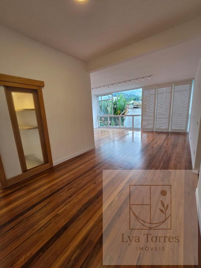 Apartamento de 3 quartos no Leblon