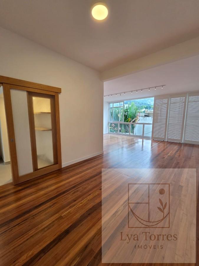 Apartamento de 3 quartos no Leblon