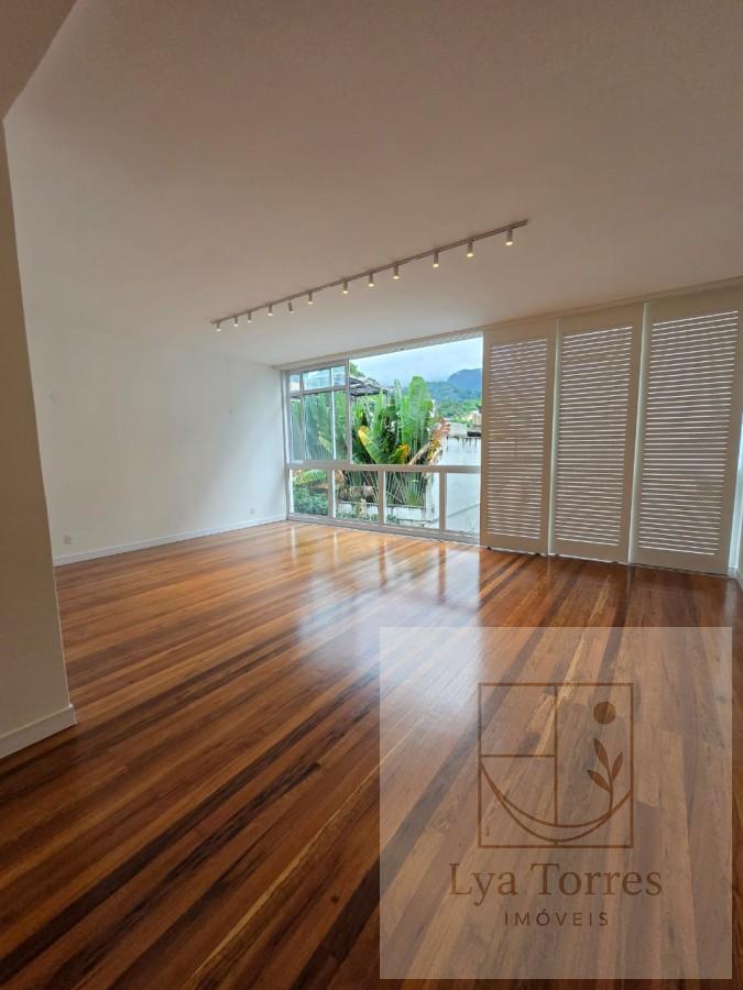 Apartamento de 3 quartos no Leblon