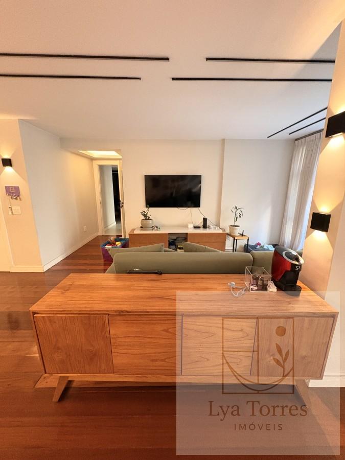 Apartamento de 3 quartos no Flamengo